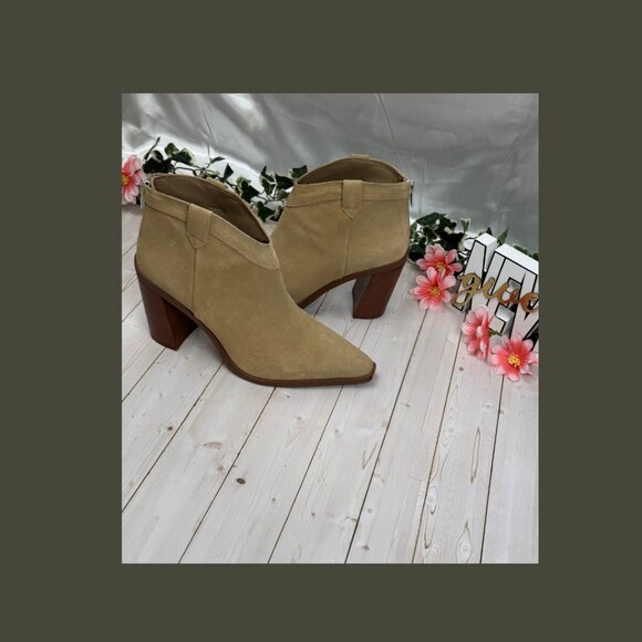 Vince Camuto “Wellinda” Suede Ankle Booties - Sand / Light Taupe - 9M - Picture 3 of 7